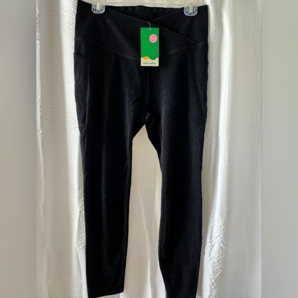 Halara leggings with pockets